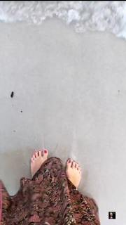 Viviane Geppert feet photo thumbnail