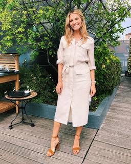 Viviane Geppert feet photo thumbnail