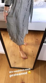 Viviane Geppert feet photo thumbnail