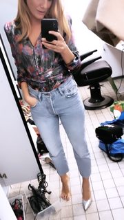 Viviane Geppert feet photo thumbnail