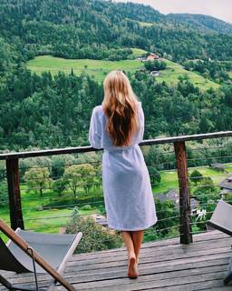 Viviane Geppert feet photo thumbnail