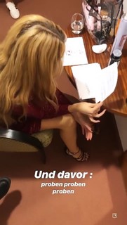 Viviane Geppert feet photo thumbnail