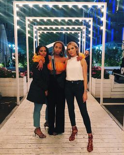 Viviane Geppert feet photo thumbnail