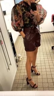 Viviane Geppert feet photo thumbnail