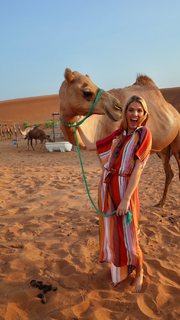 Viviane Geppert feet photo thumbnail