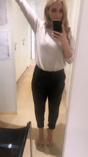 Viviane Geppert feet photo thumbnail