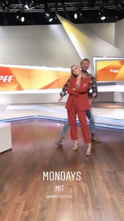 Viviane Geppert feet photo thumbnail