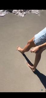 Viviane Geppert feet photo thumbnail