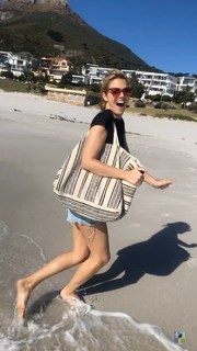 Viviane Geppert feet photo thumbnail