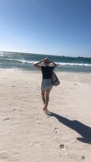 Viviane Geppert feet photo thumbnail