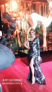 Viviane Geppert feet photo thumbnail