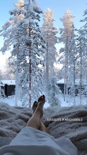 Viviane Geppert feet photo thumbnail