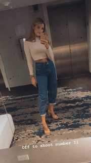 Viviane Geppert feet photo thumbnail