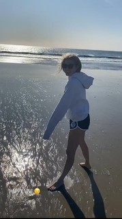 Viviane Geppert feet photo thumbnail