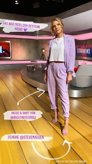 Viviane Geppert feet photo thumbnail