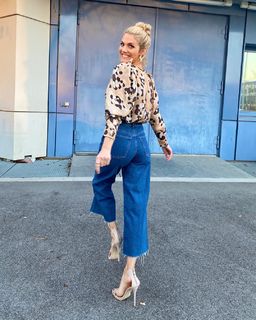 Viviane Geppert feet photo thumbnail