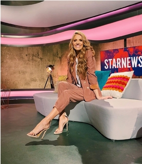 Viviane Geppert feet photo thumbnail