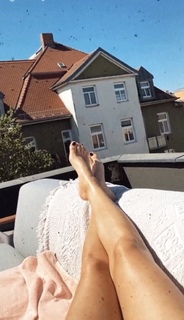 Viviane Geppert feet photo thumbnail