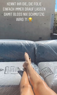 Viviane Geppert feet photo thumbnail