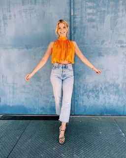 Viviane Geppert feet photo thumbnail