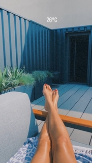 Viviane Geppert feet photo thumbnail