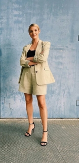 Viviane Geppert feet photo thumbnail