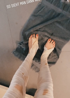 Viviane Geppert feet photo thumbnail