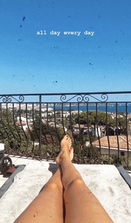 Viviane Geppert feet photo thumbnail