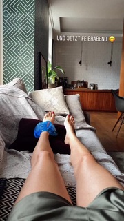 Viviane Geppert feet photo thumbnail