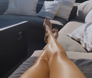 Viviane Geppert feet photo thumbnail