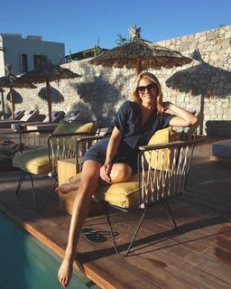 Viviane Geppert feet photo thumbnail