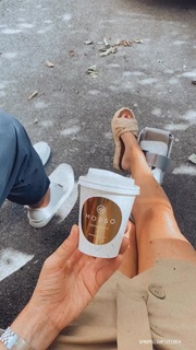 Viviane Geppert feet photo thumbnail