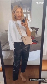 Viviane Geppert feet photo thumbnail