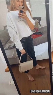 Viviane Geppert feet photo thumbnail