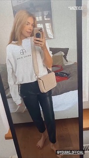 Viviane Geppert feet photo thumbnail