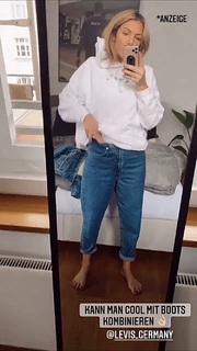 Viviane Geppert feet photo thumbnail