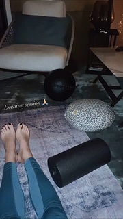 Viviane Geppert feet photo thumbnail