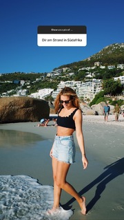 Viviane Geppert feet photo thumbnail