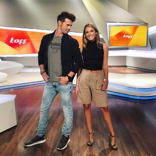 Viviane Geppert feet photo thumbnail