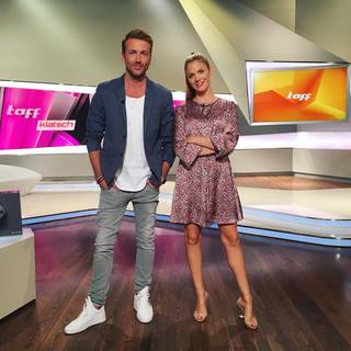 Viviane Geppert feet photo thumbnail