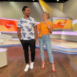 Viviane Geppert feet photo thumbnail