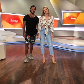 Viviane Geppert feet photo thumbnail