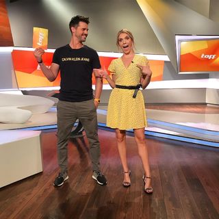 Viviane Geppert feet photo thumbnail