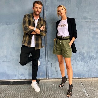 Viviane Geppert feet photo thumbnail