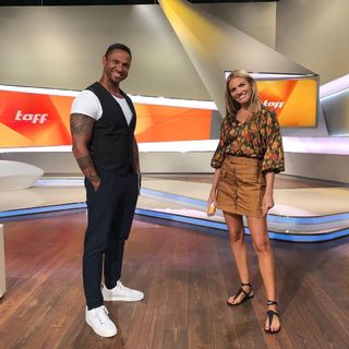 Viviane Geppert feet photo thumbnail