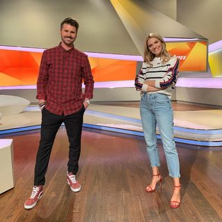 Viviane Geppert feet photo thumbnail