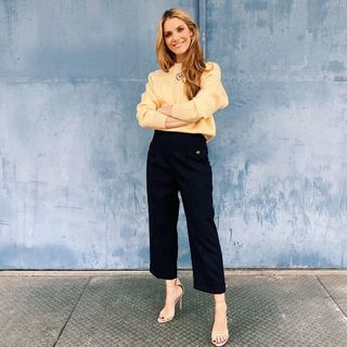 Viviane Geppert feet photo thumbnail