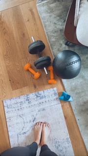 Viviane Geppert feet photo thumbnail