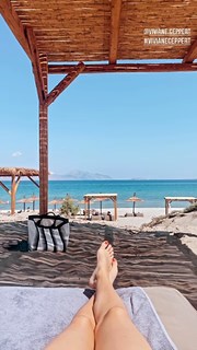 Viviane Geppert feet photo thumbnail