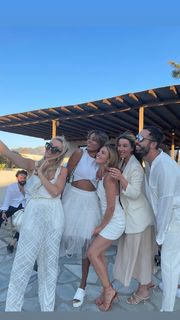 Viviane Geppert feet photo thumbnail